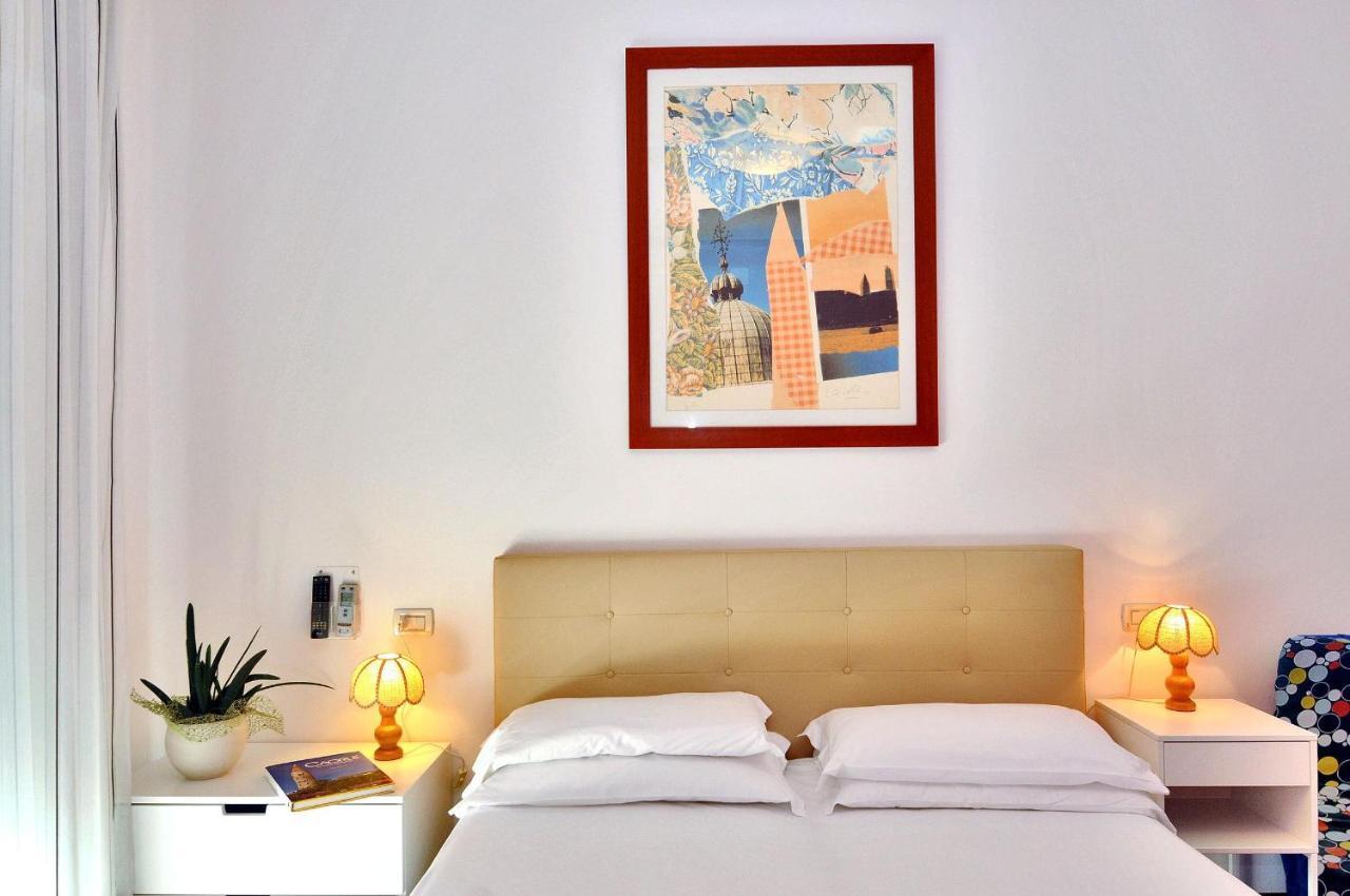 Hotel Nederland Caorle Buitenkant foto