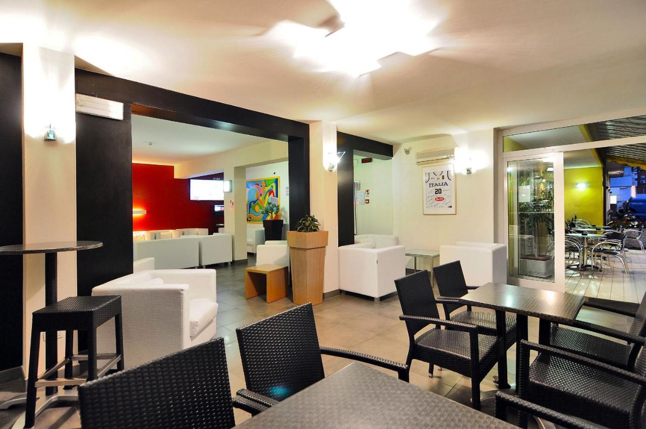 Hotel Nederland Caorle Buitenkant foto
