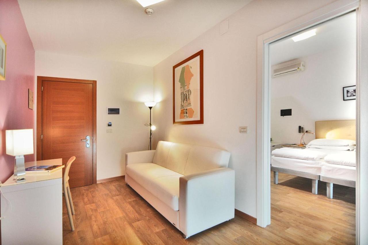 Hotel Nederland Caorle Buitenkant foto