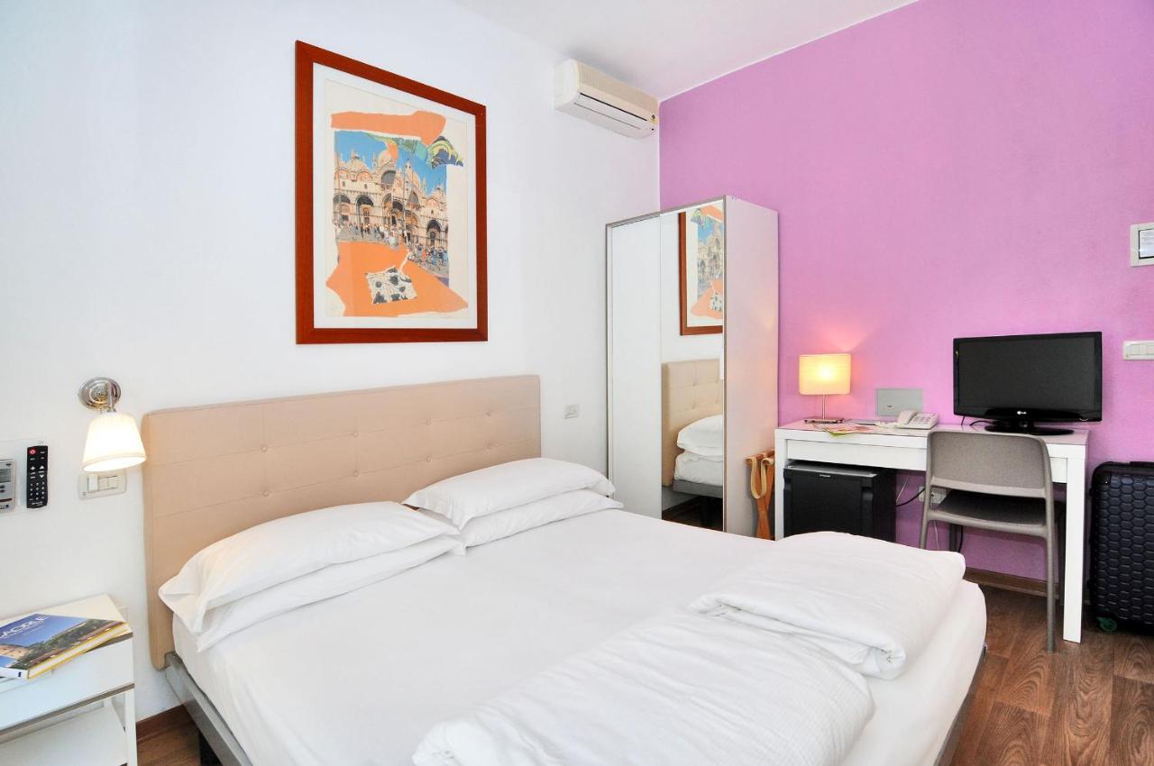 Hotel Nederland Caorle Buitenkant foto