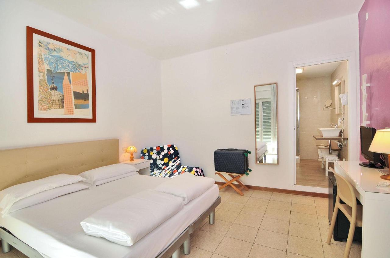 Hotel Nederland Caorle Buitenkant foto