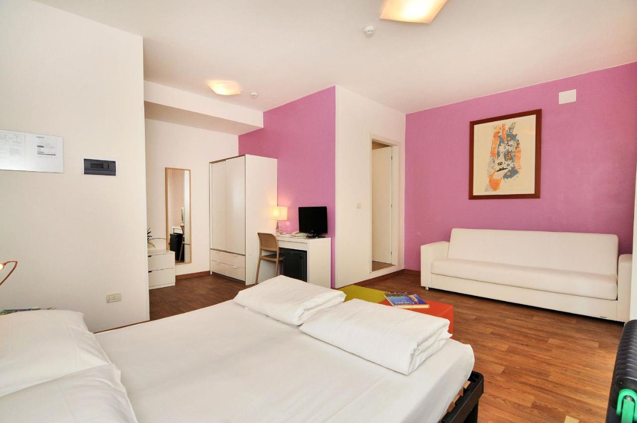 Hotel Nederland Caorle Buitenkant foto