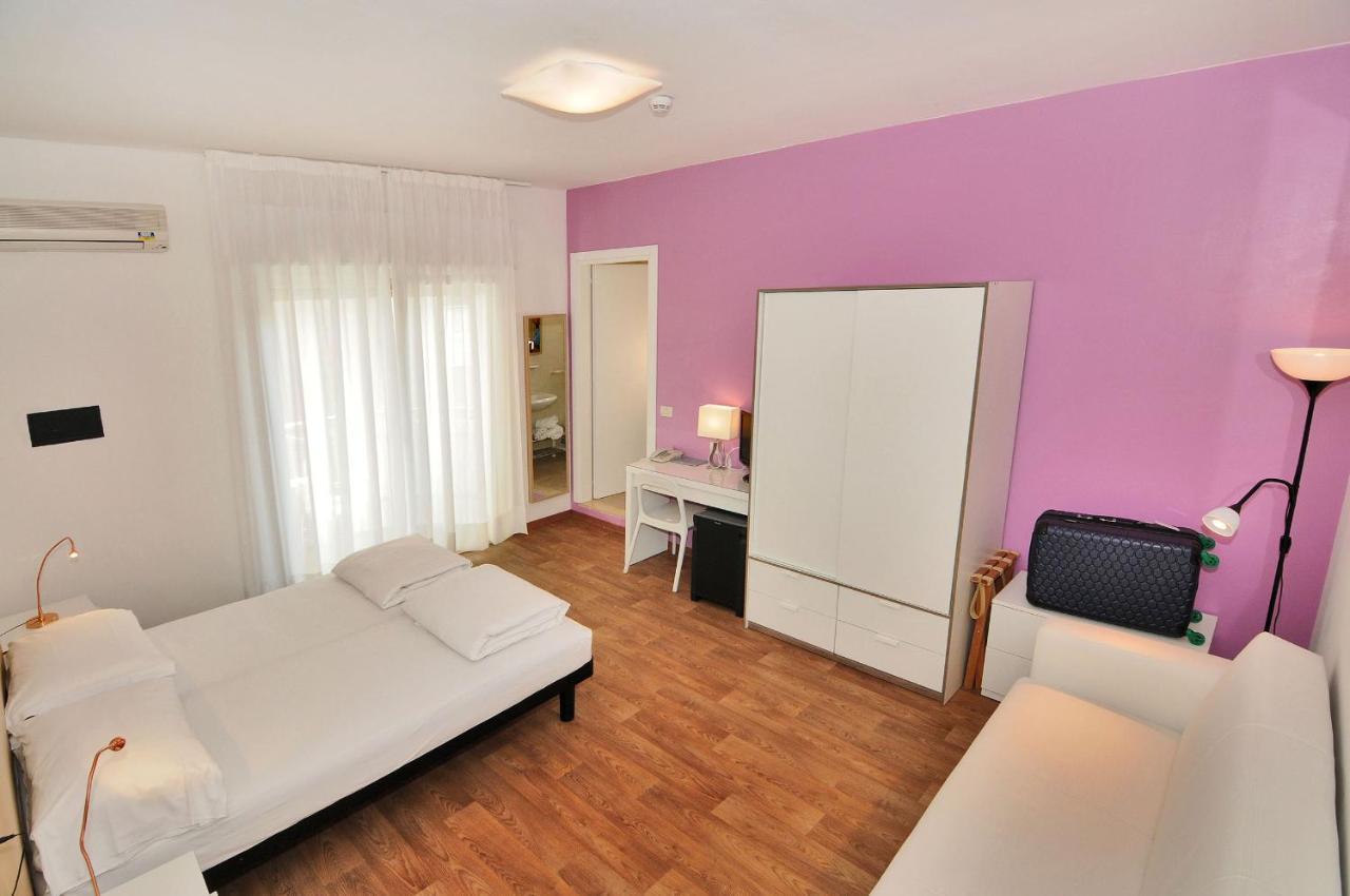 Hotel Nederland Caorle Buitenkant foto
