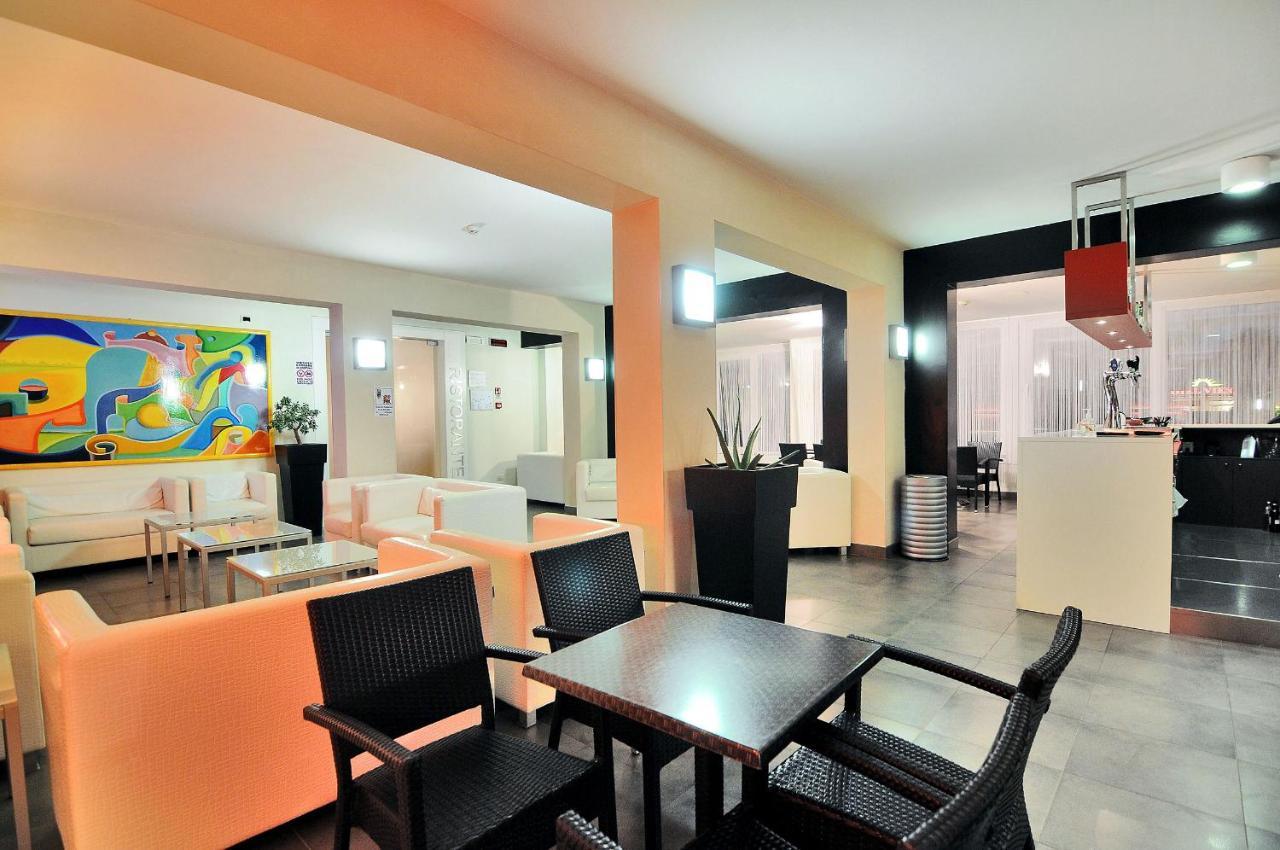 Hotel Nederland Caorle Buitenkant foto