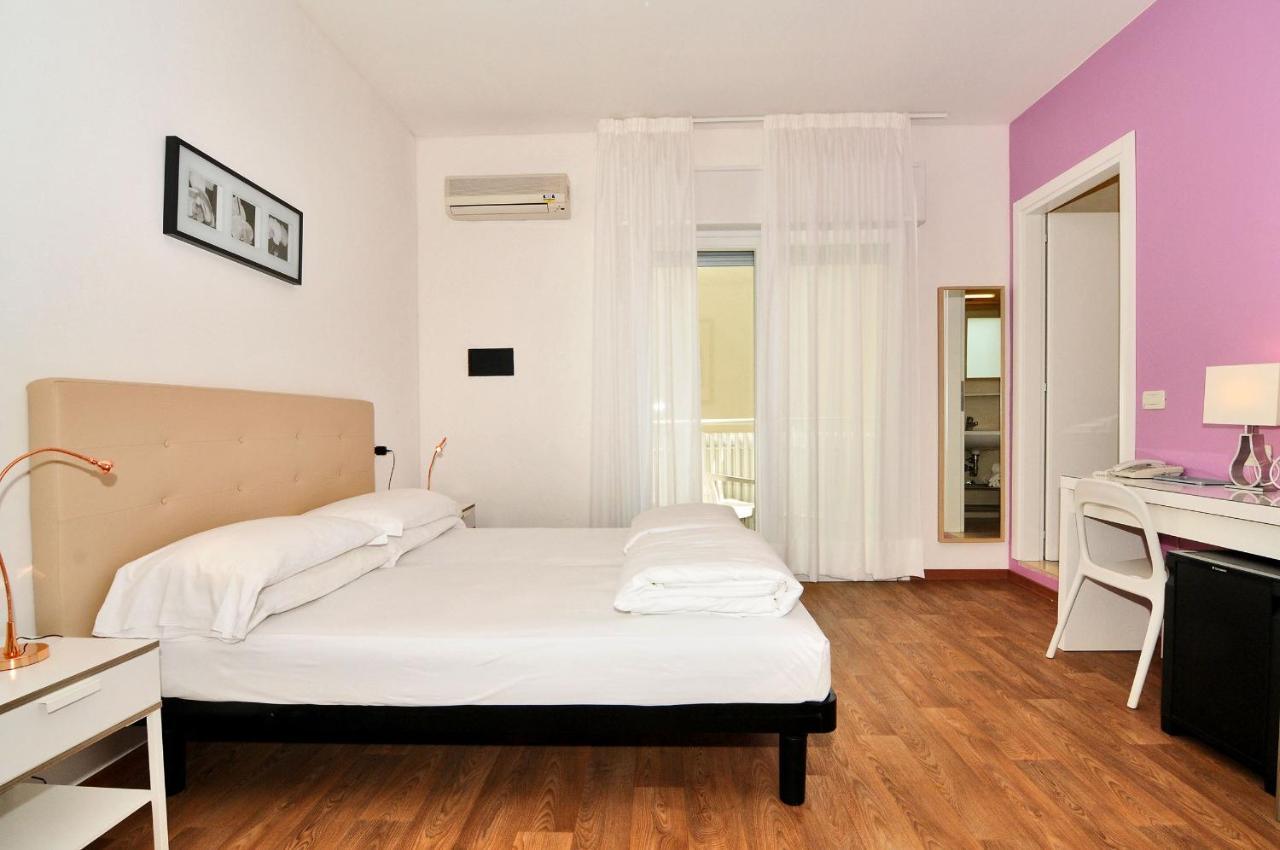 Hotel Nederland Caorle Buitenkant foto