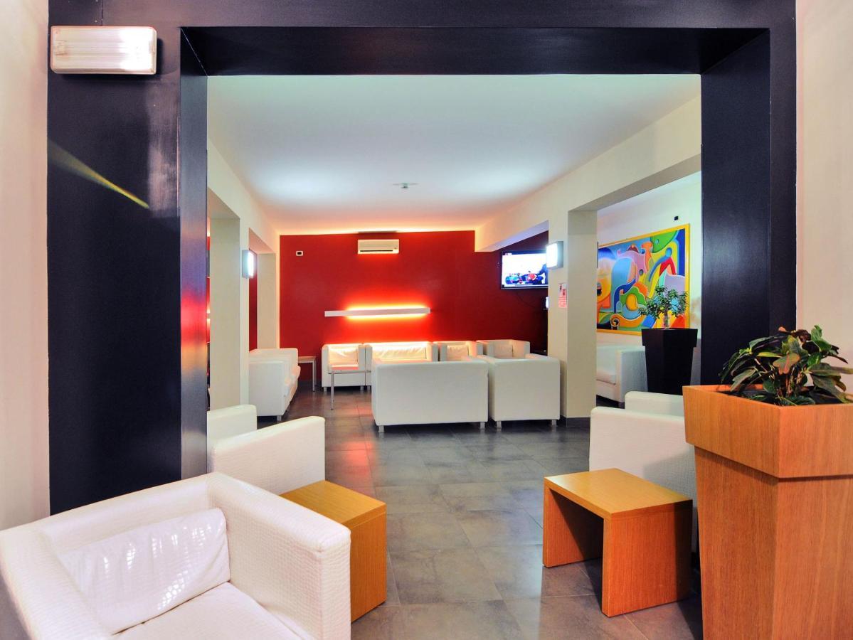 Hotel Nederland Caorle Buitenkant foto