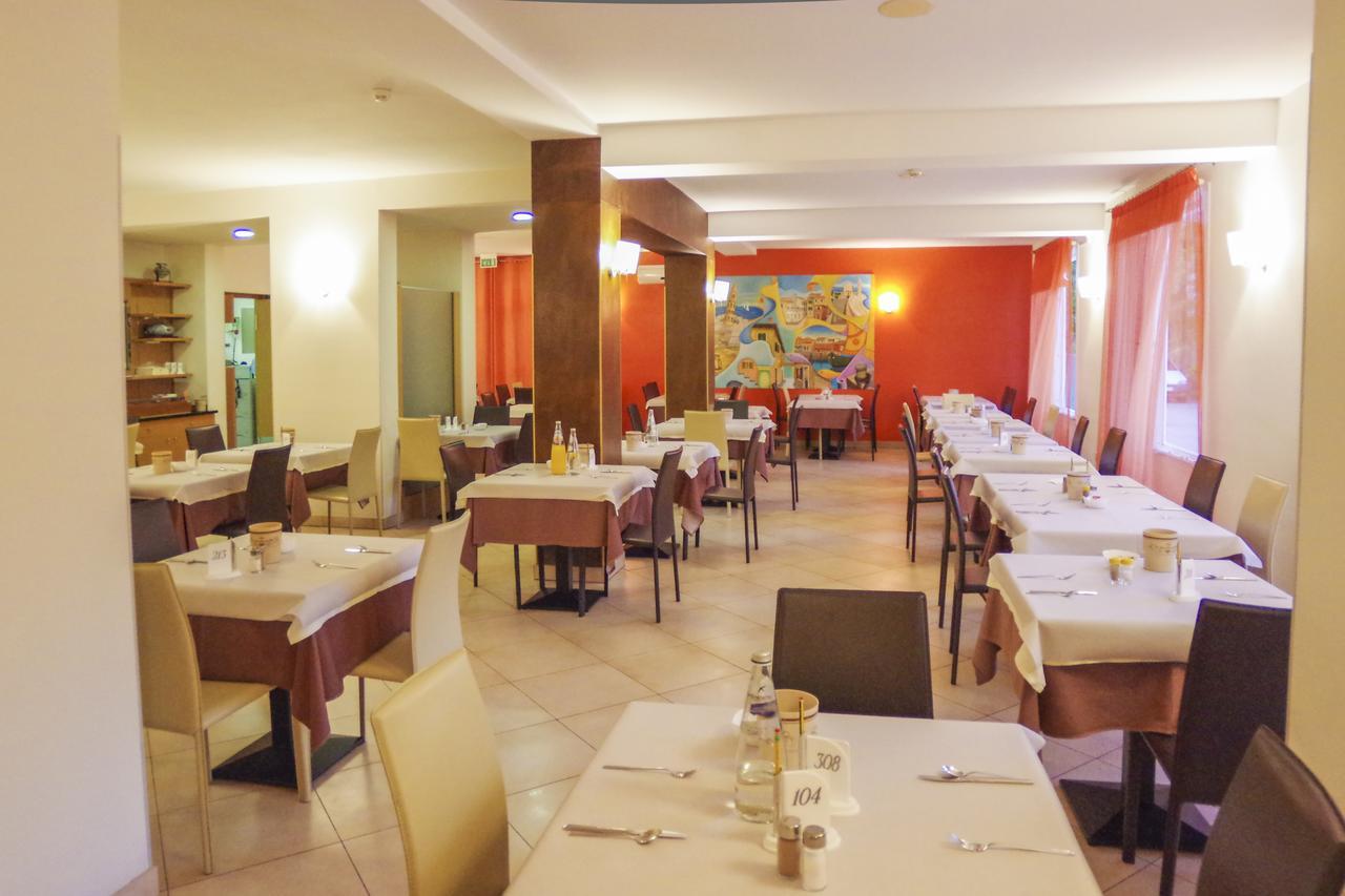 Hotel Nederland Caorle Buitenkant foto