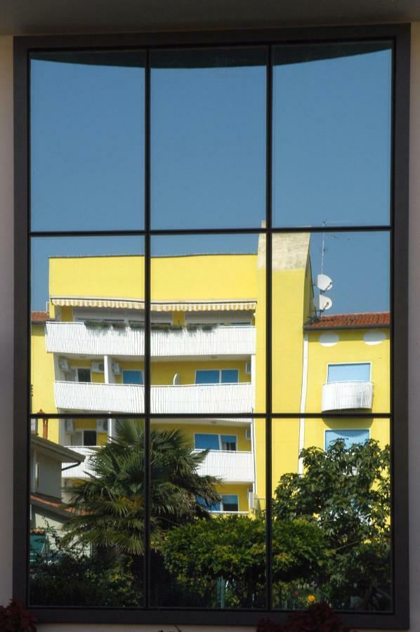 Hotel Nederland Caorle Buitenkant foto